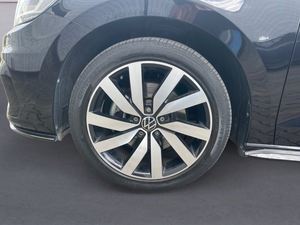 VW Touran Exposé-Bild 14