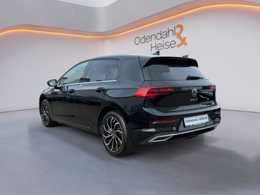 VW Golf Exposé-Bild 3