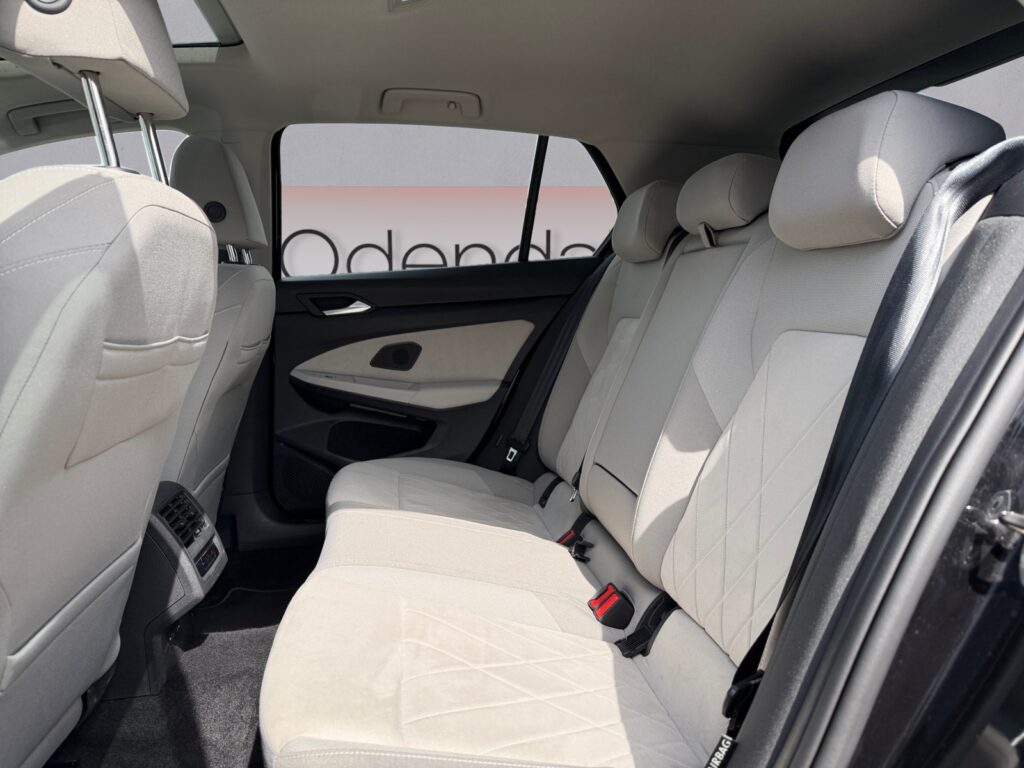 VW Golf Exposé-Bild 13