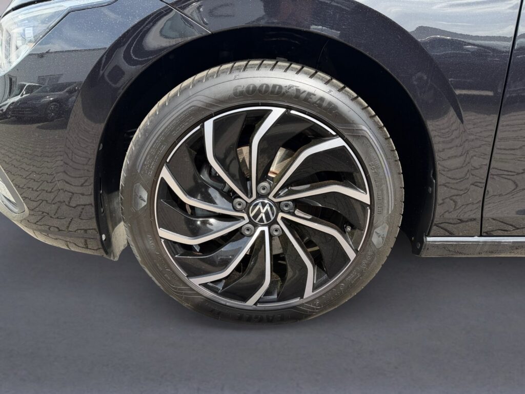 VW Golf Exposé-Bild 14