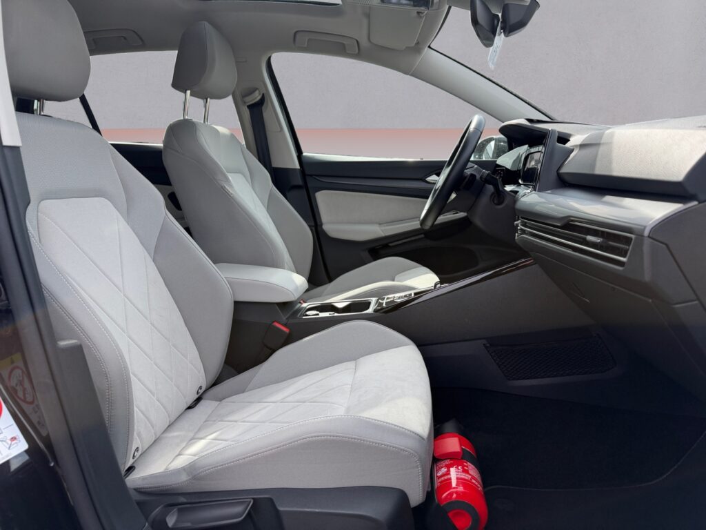 VW Golf Exposé-Bild 15