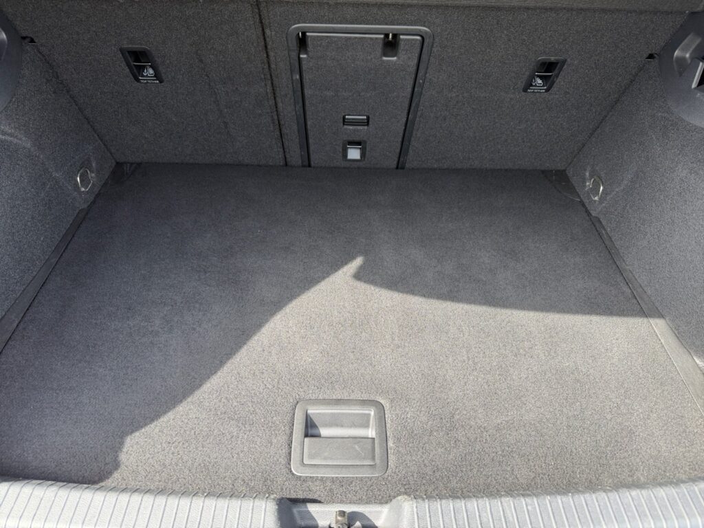 VW Golf Exposé-Bild 17