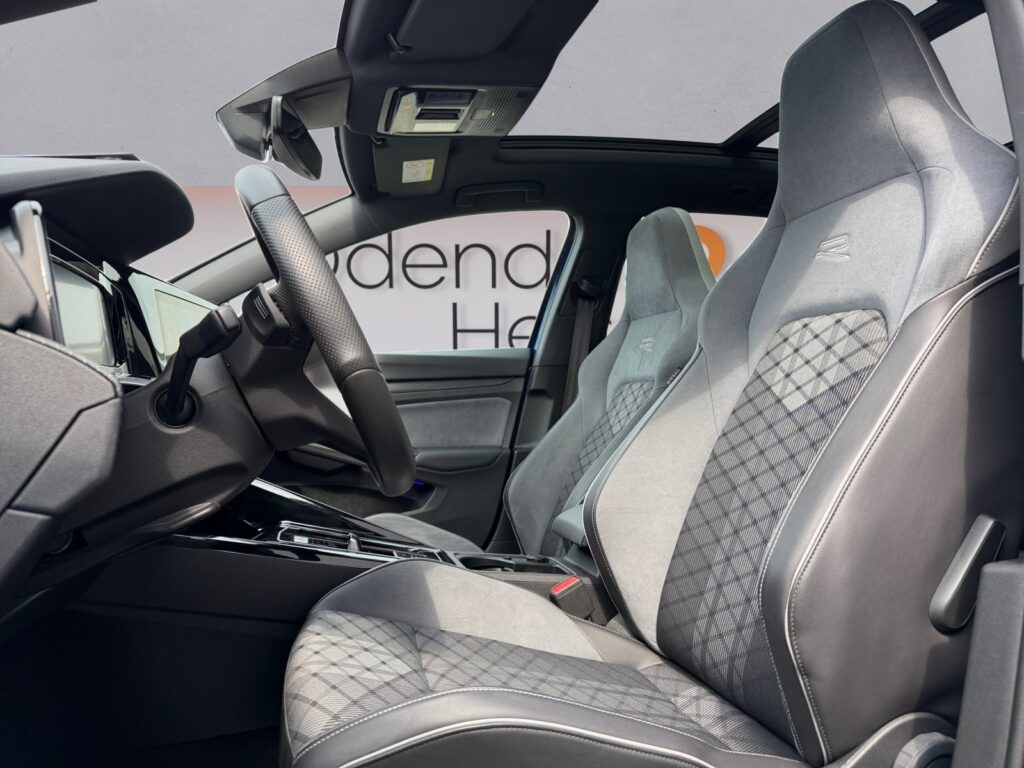 VW Golf Exposé-Bild 9