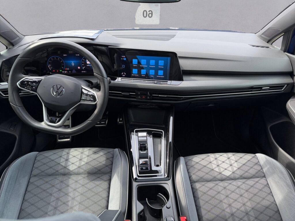 VW Golf Exposé-Bild 10