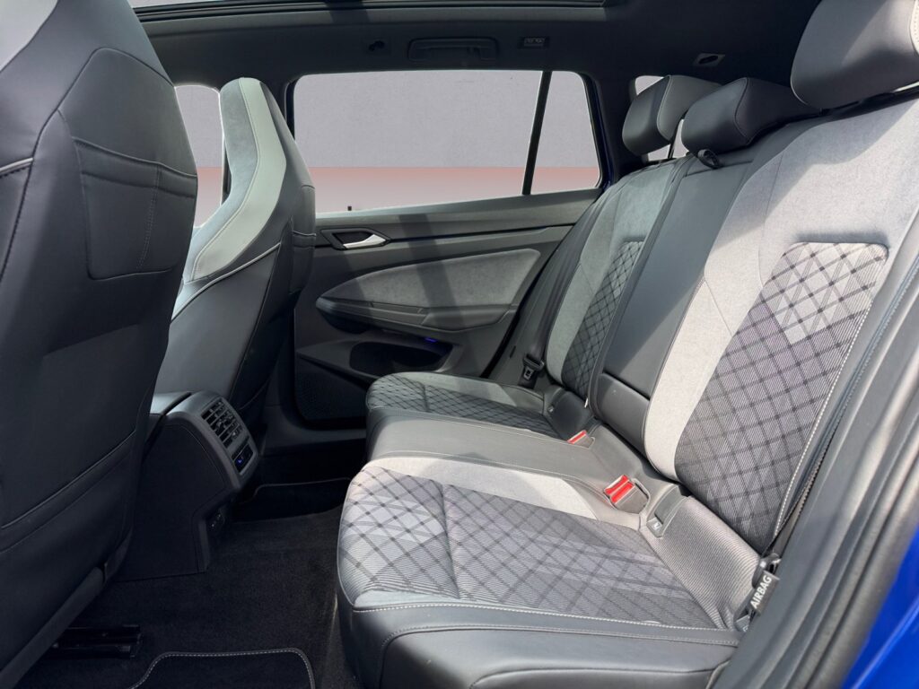 VW Golf Exposé-Bild 13