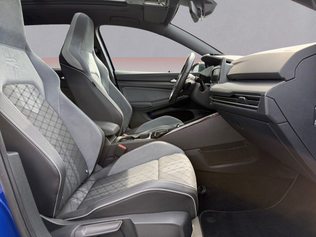 VW Golf Exposé-Bild 15