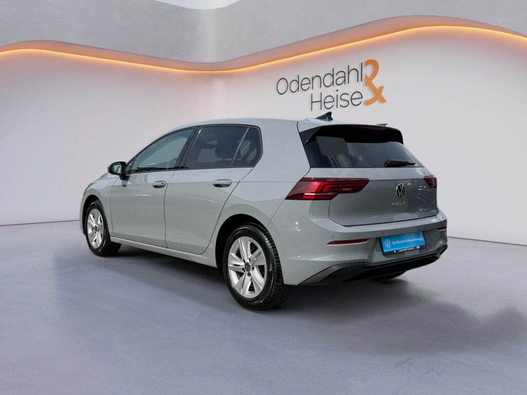 VW Golf Exposé-Bild 3