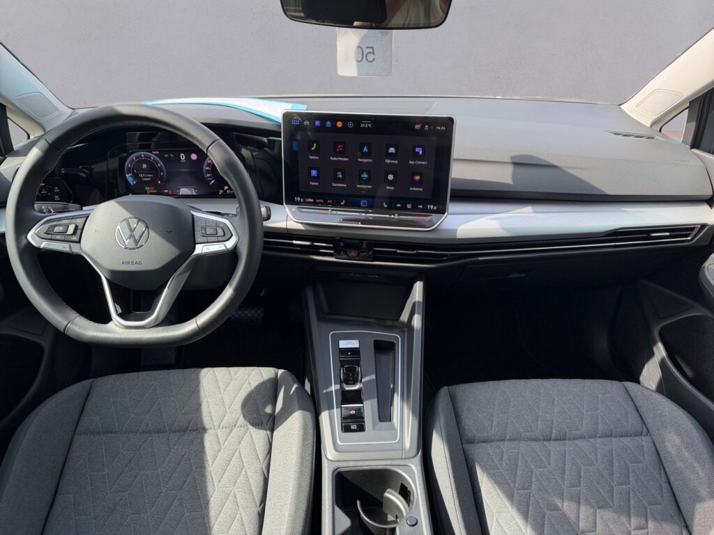 VW Golf Exposé-Bild 10