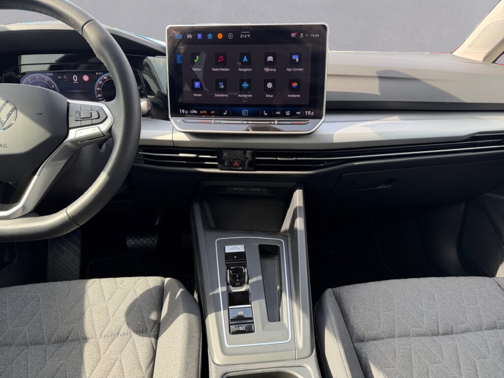 VW Golf Exposé-Bild 11