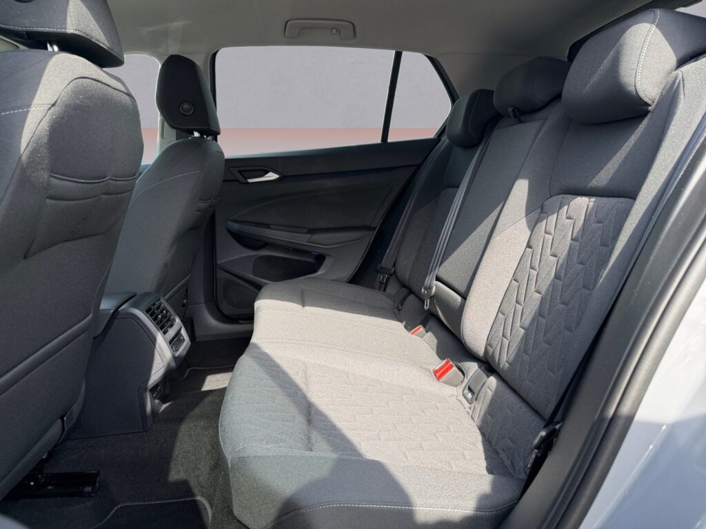 VW Golf Exposé-Bild 13