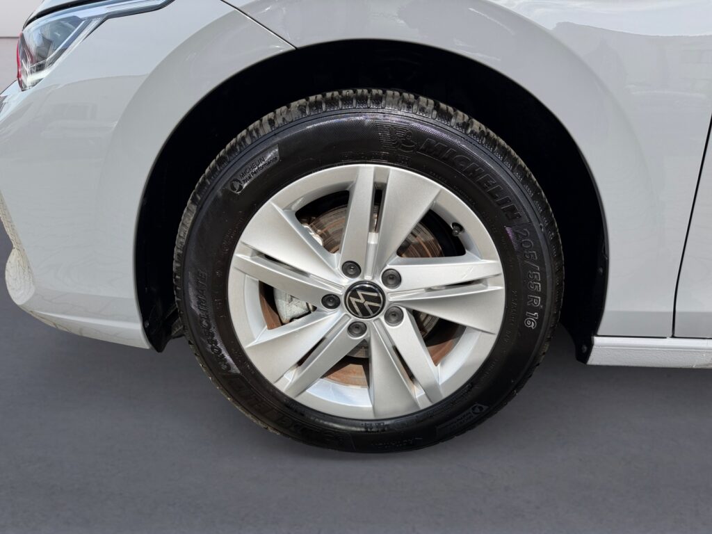 VW Golf Exposé-Bild 14