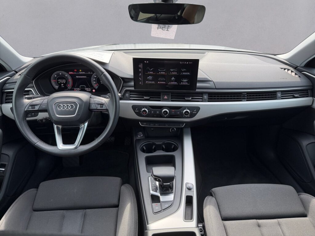 Audi A4 Exposé-Bild 10