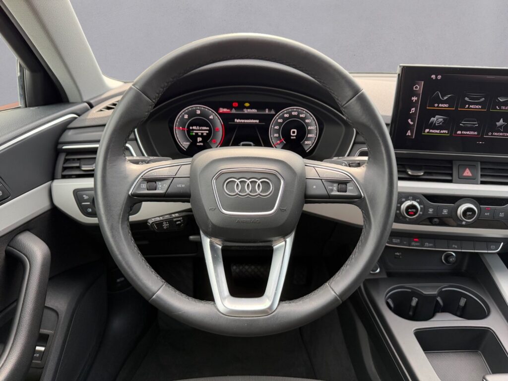 Audi A4 Exposé-Bild 12