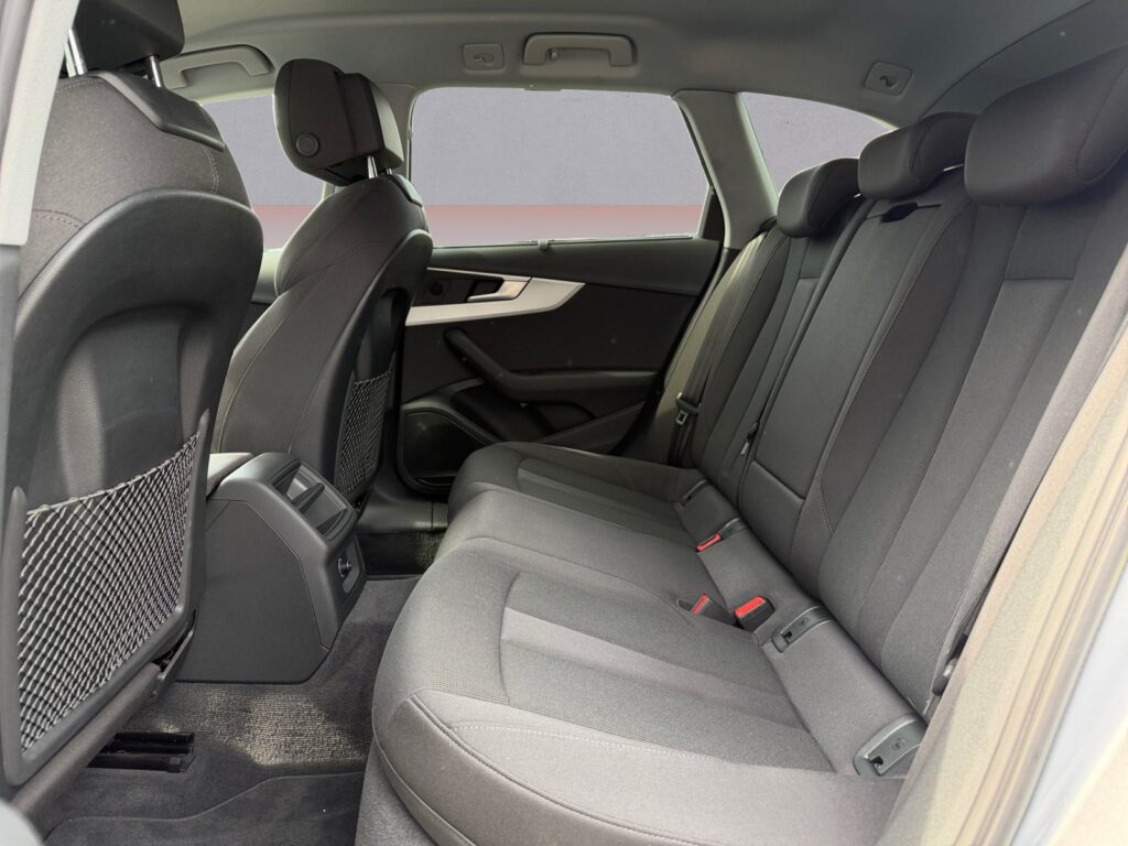 Audi A4 Exposé-Bild 13