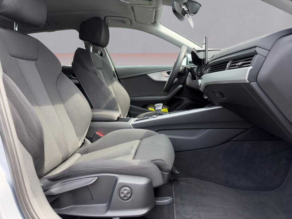 Audi A4 Exposé-Bild 15