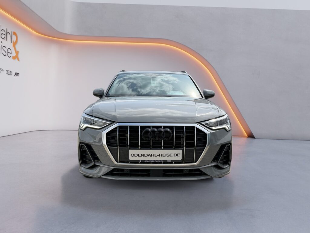 Audi Q3 Exposé-Bild 8