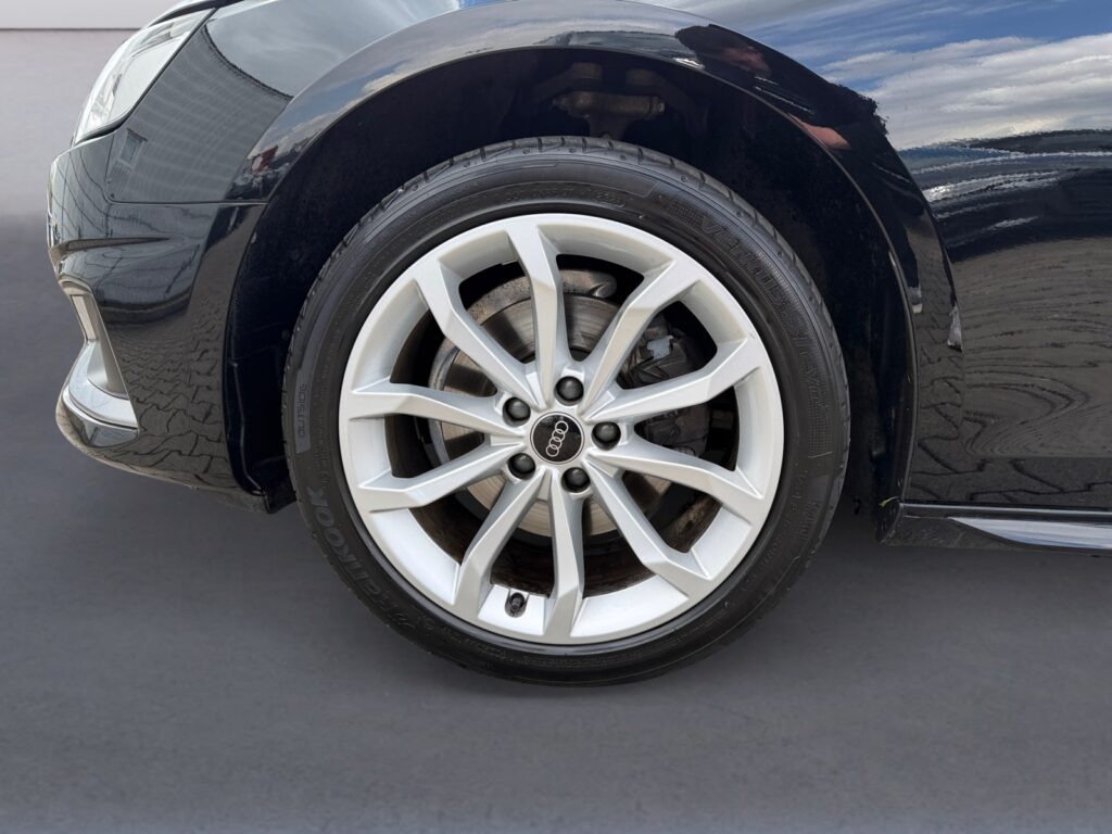 Audi A4 Exposé-Bild 14