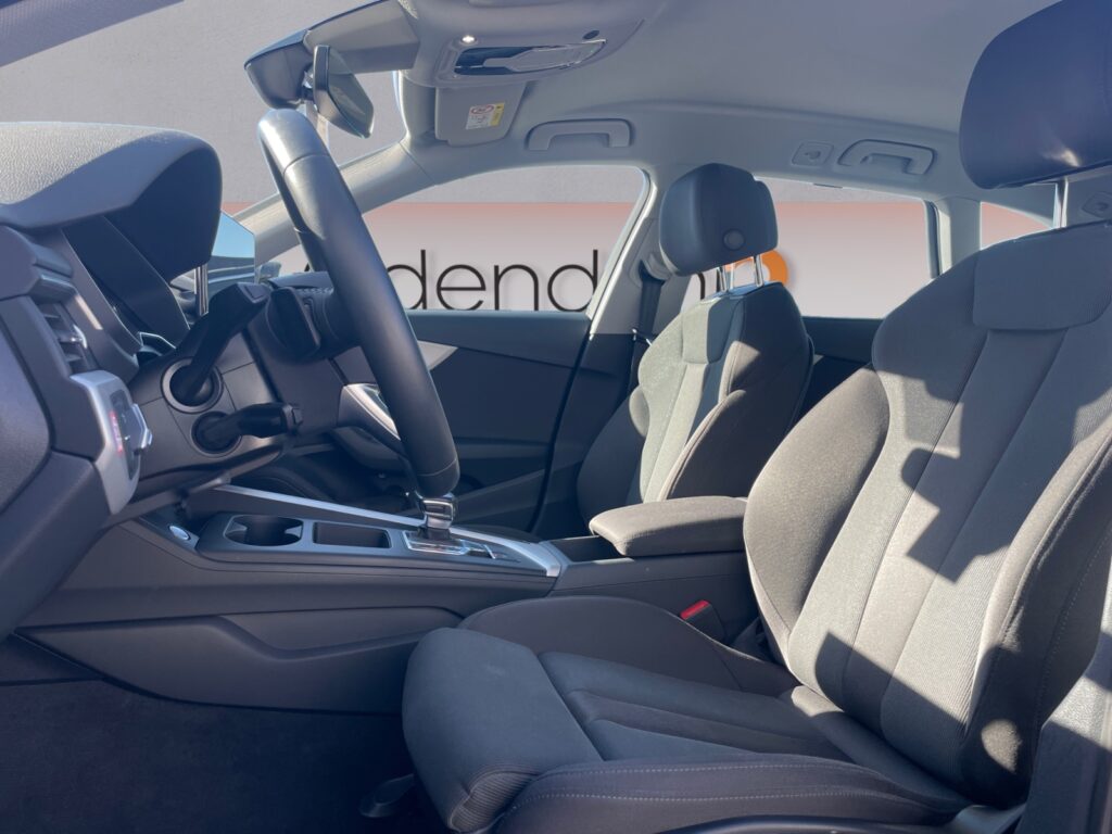 Audi A4 Exposé-Bild 9