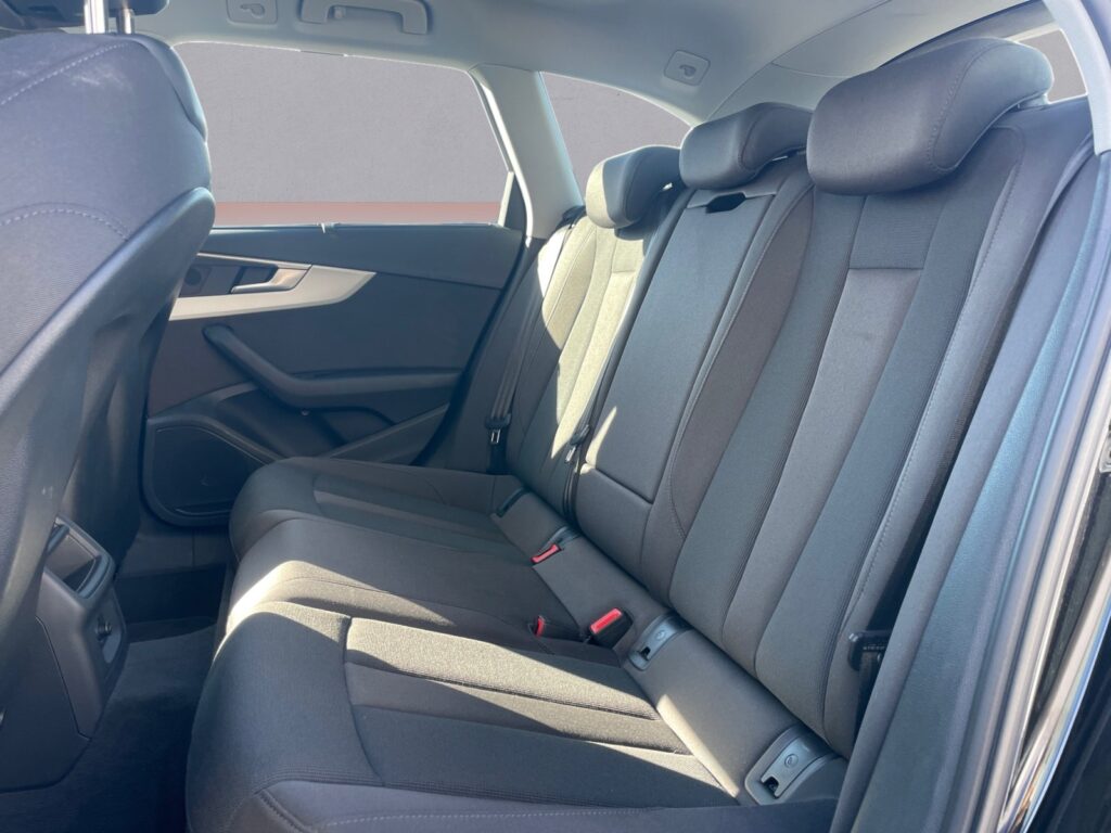 Audi A4 Exposé-Bild 13