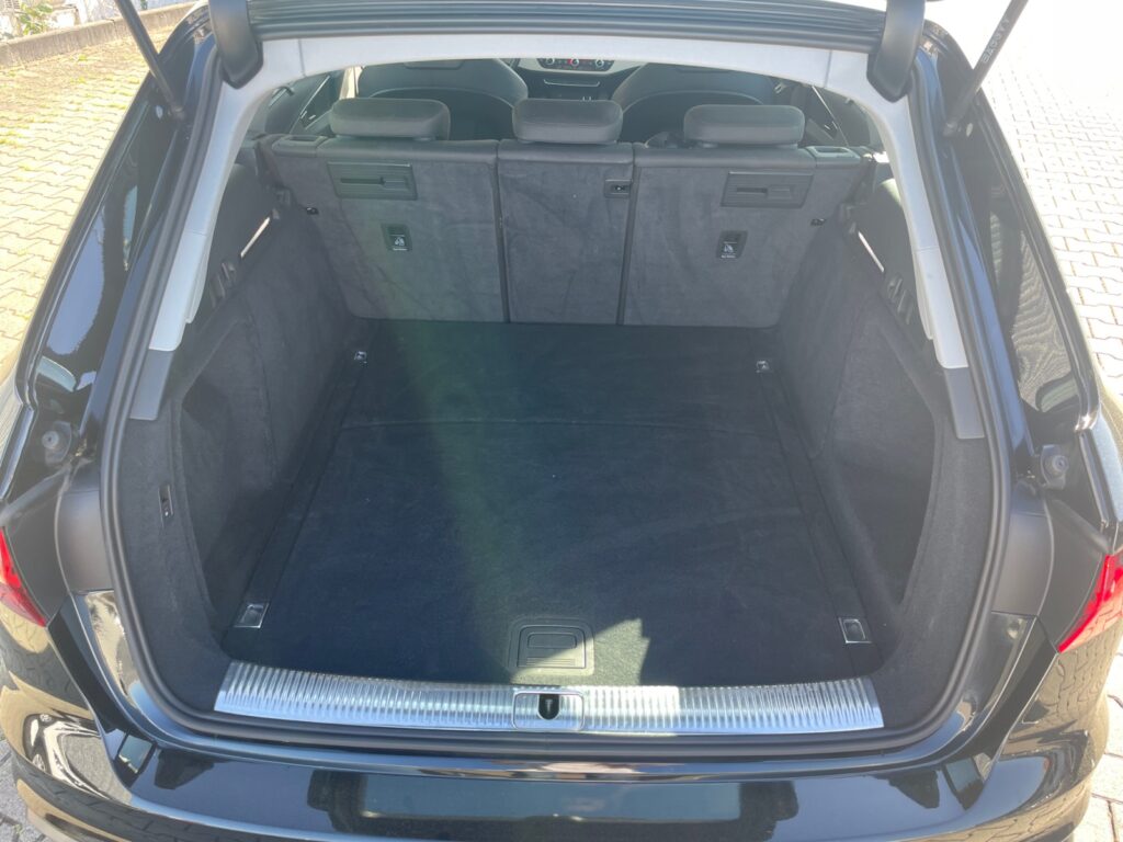 Audi A4 Exposé-Bild 16