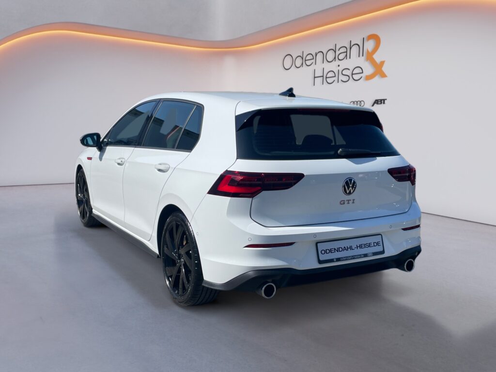 VW Golf Exposé-Bild 3