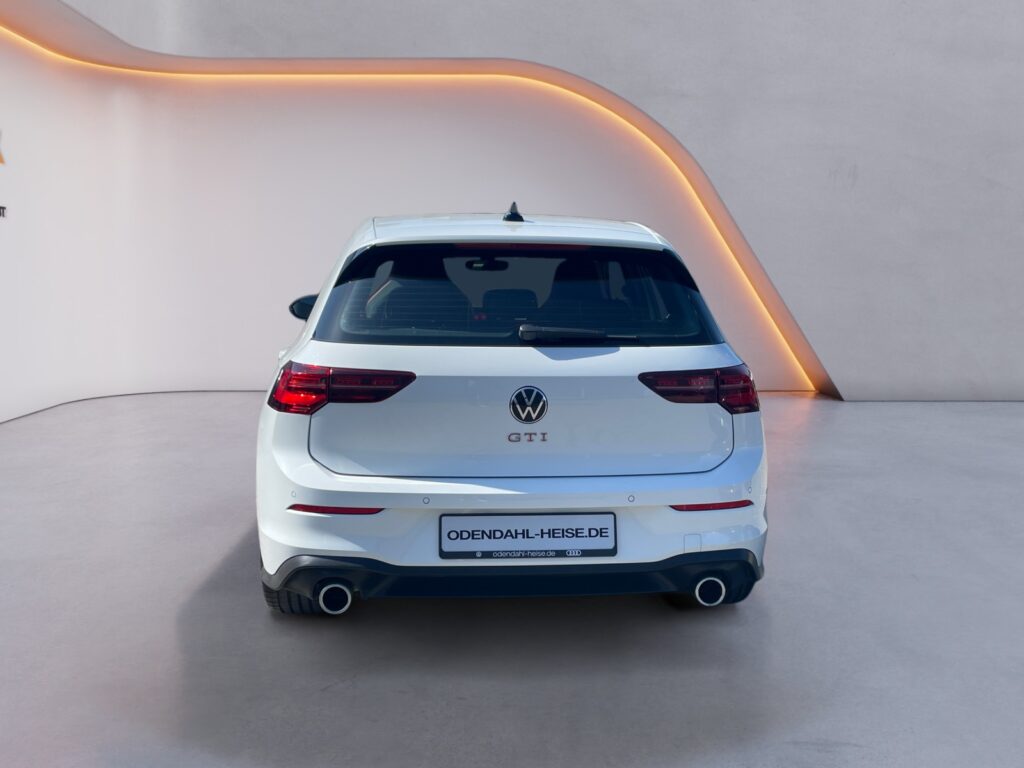 VW Golf Exposé-Bild 4