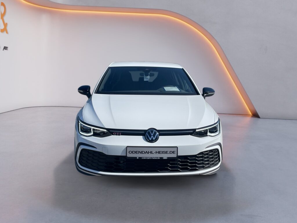 VW Golf Exposé-Bild 8