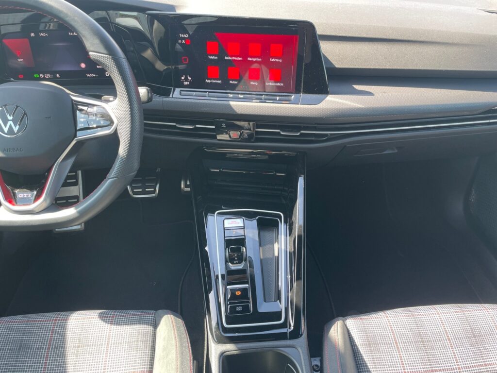 VW Golf Exposé-Bild 11