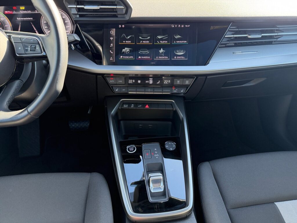 Audi A3 Exposé-Bild 11