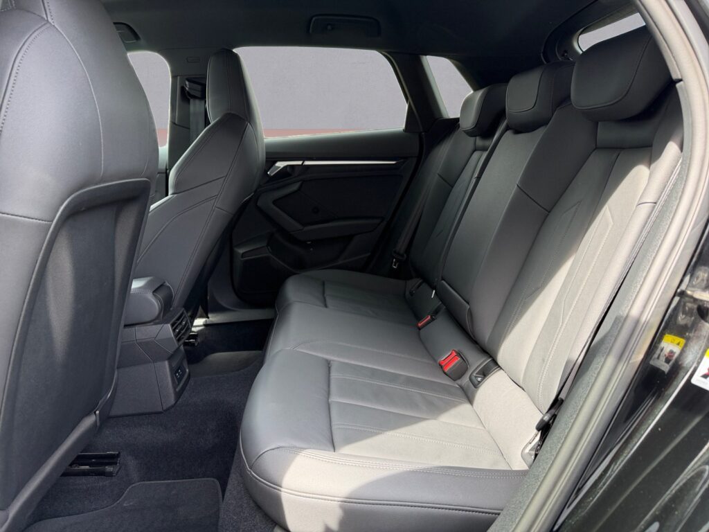 Audi A3 Exposé-Bild 13