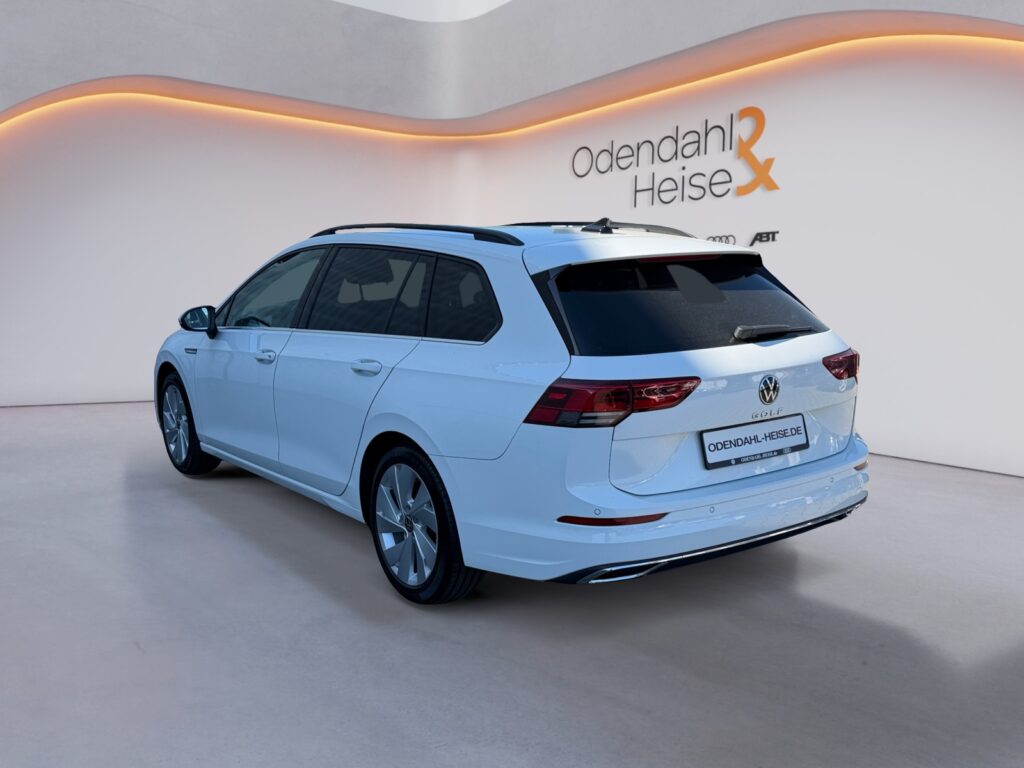 VW Golf Exposé-Bild 3
