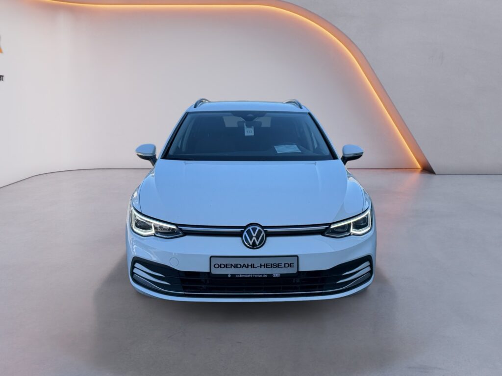 VW Golf Exposé-Bild 8