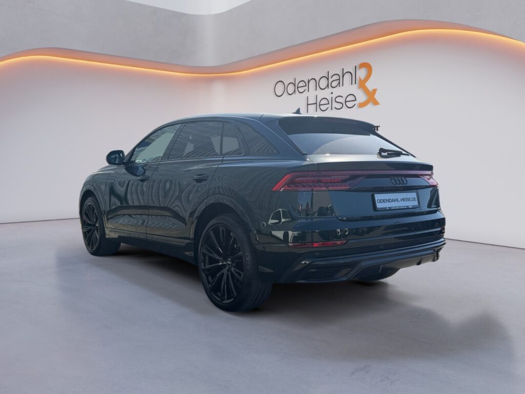 Audi Q8 Exposé-Bild 3