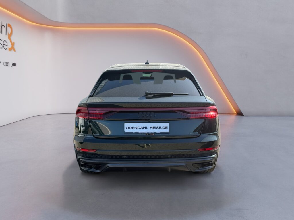 Audi Q8 Exposé-Bild 4