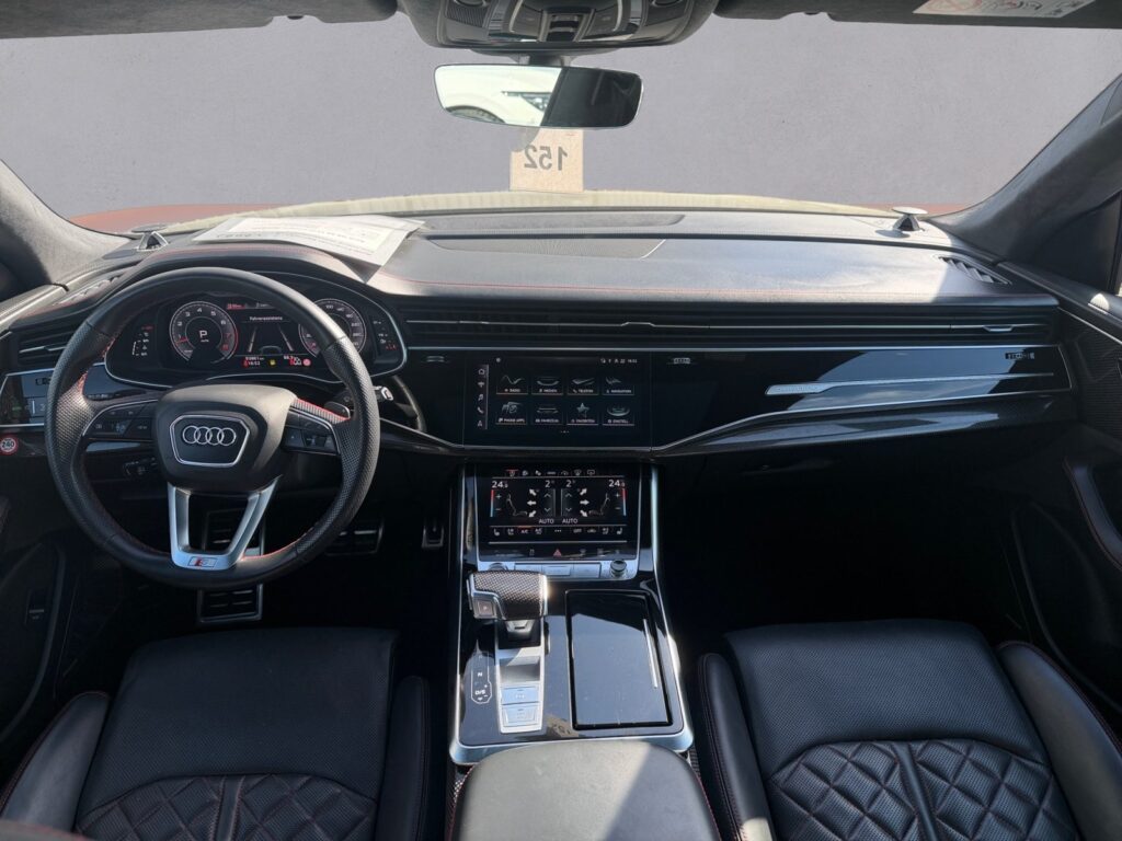 Audi Q8 Exposé-Bild 10