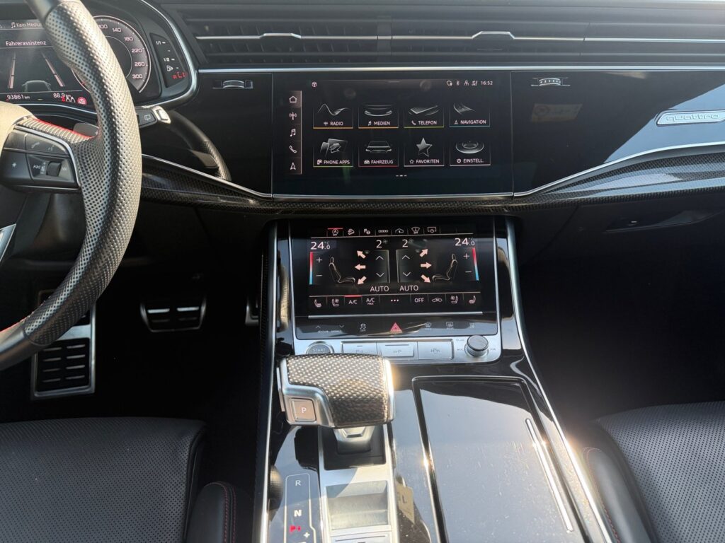Audi Q8 Exposé-Bild 11