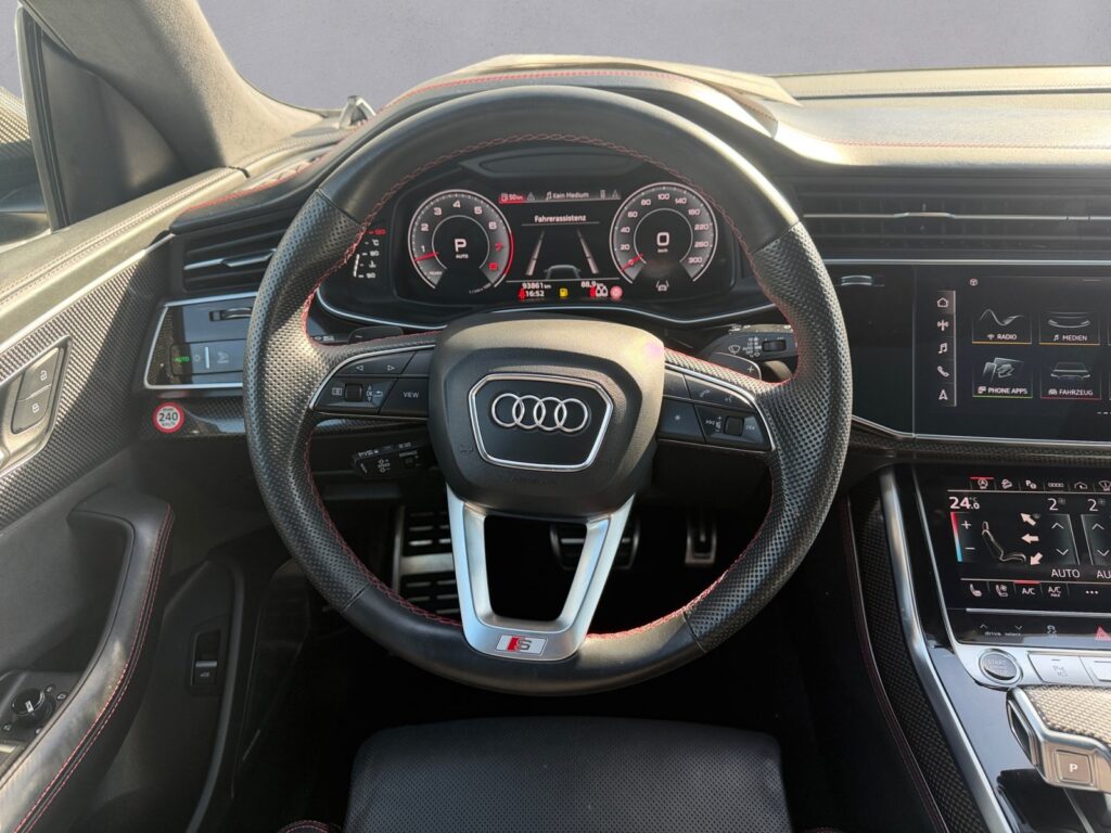Audi Q8 Exposé-Bild 12