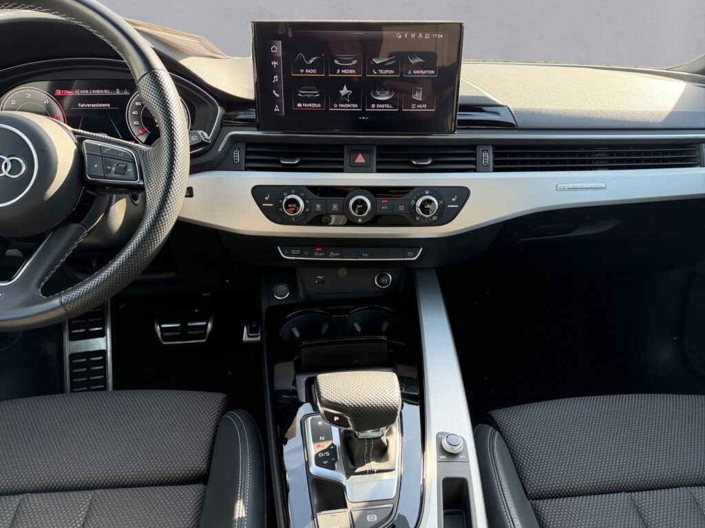 Audi A4 Exposé-Bild 11