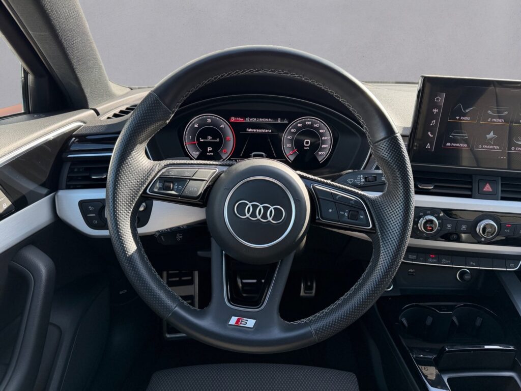 Audi A4 Exposé-Bild 12