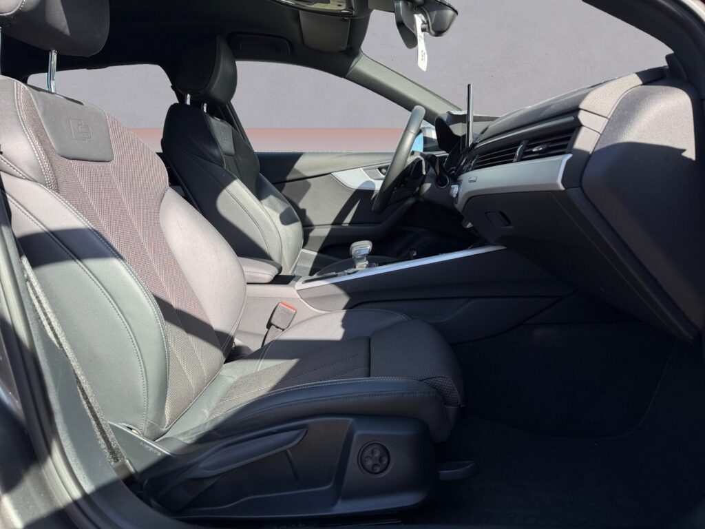 Audi A4 Exposé-Bild 15