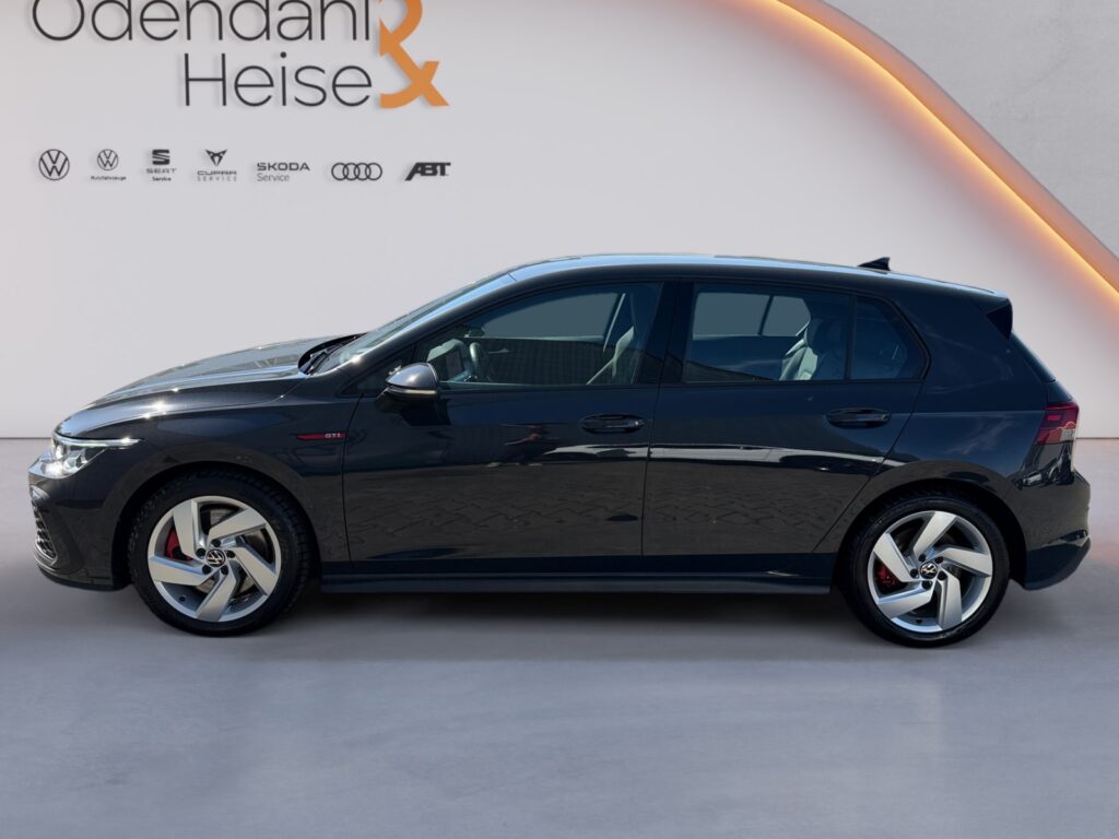 VW Golf Exposé-Bild 2