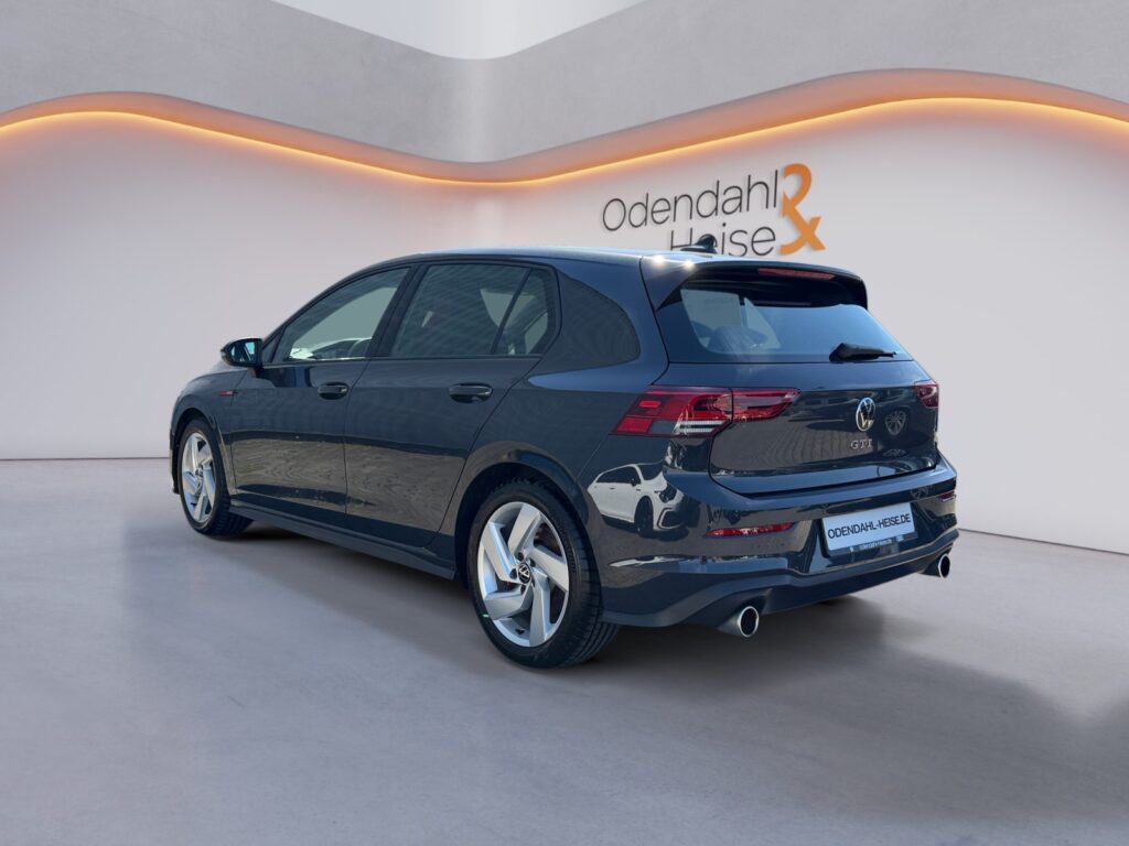 VW Golf Exposé-Bild 3
