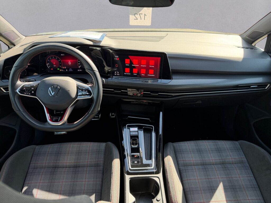 VW Golf Exposé-Bild 10