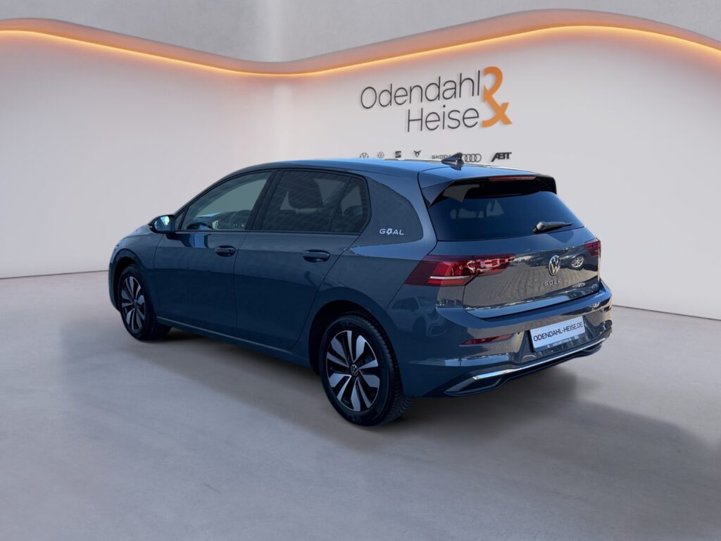 VW Golf Exposé-Bild 3