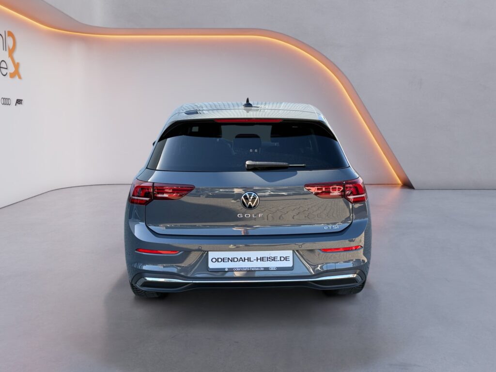 VW Golf Exposé-Bild 4