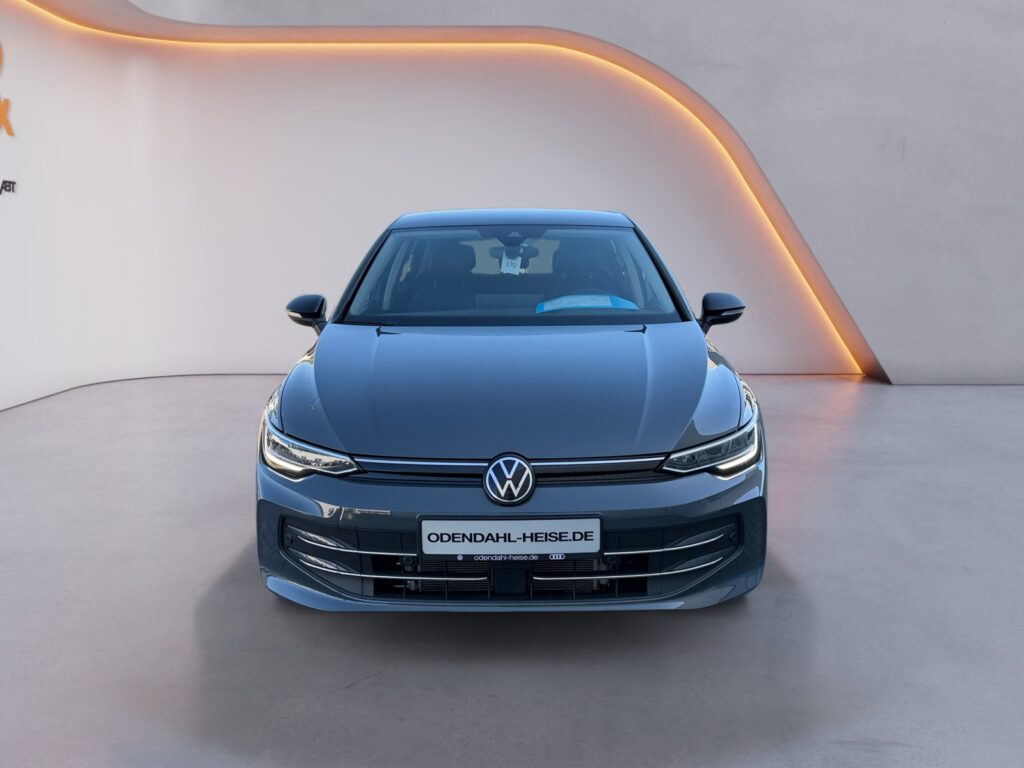 VW Golf Exposé-Bild 8