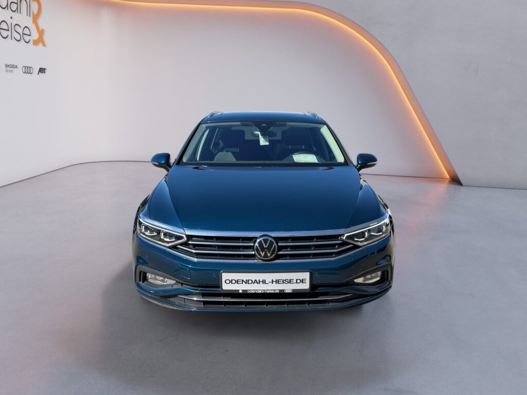 VW Passat Variant Exposé-Bild 8