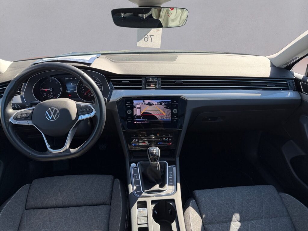 VW Passat Variant Exposé-Bild 10