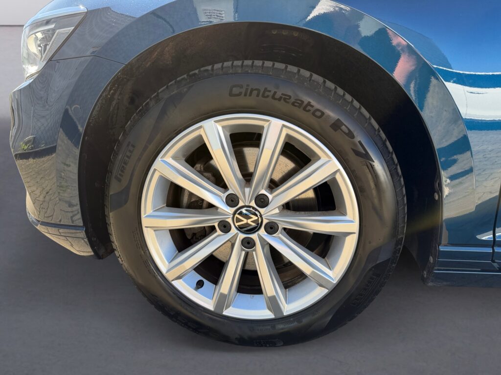 VW Passat Variant Exposé-Bild 14