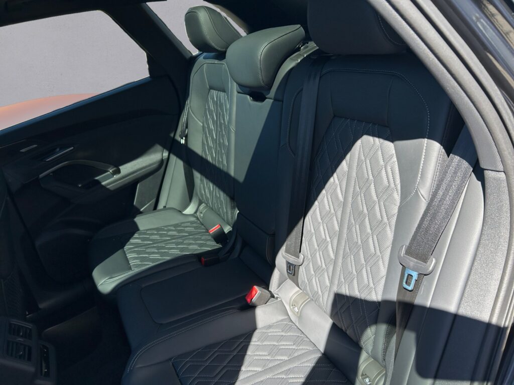 Audi SQ5 Exposé-Bild 13